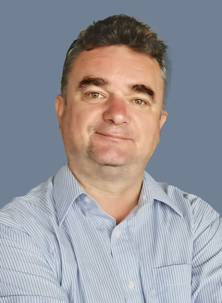 Tomasz J. Kosinski